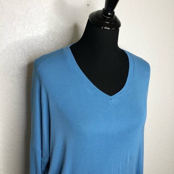 Cabi blue v neck long sleeve jersey knit top size Medium #6542 - Picture 2 of 12